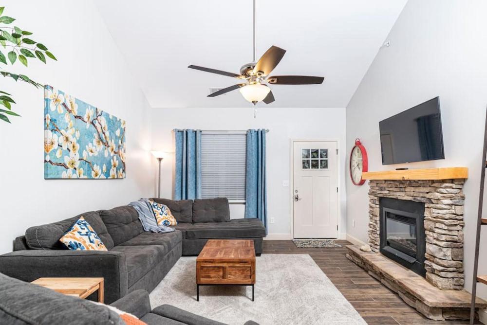 Elegant Cades Cove Condo with Community Pool